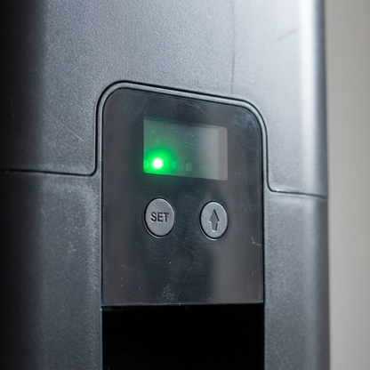 Automatic cat feeder